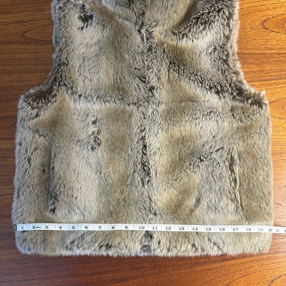 â˘Never Worn⢠Faux Fur Full Zip Vest Jacket with Stand Collar/Pockets (S-M) - Picture 13 of 15